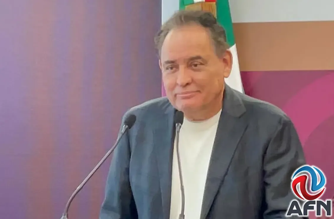 El secretario de Salud de Baja California, Adrián Medina Amarillas, durante una conferencia.