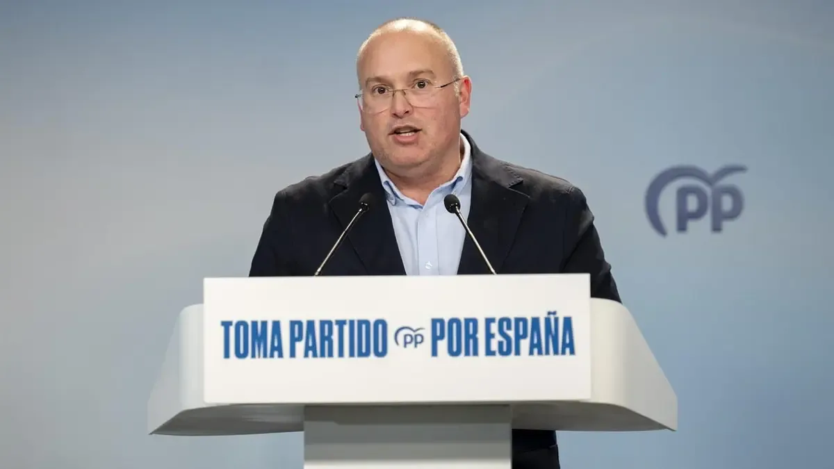 El secretario general del Partido Popular critica la gestión del Gobierno y advierte sobre los riesgos del populismo en la política española.