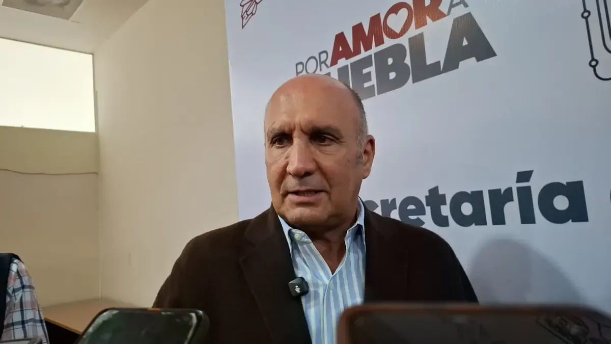 El secretario Víctor Gabriel Chedraui señala que la informalidad es un fenómeno nacional que afecta el empleo en Puebla.