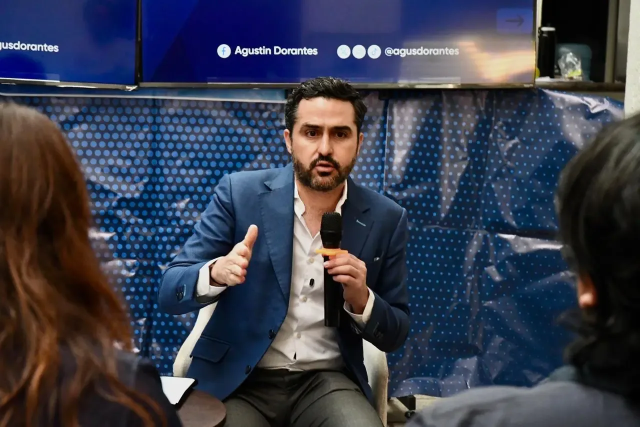 El senador Agustín Dorantes durante su discurso sobre la reforma electoral.