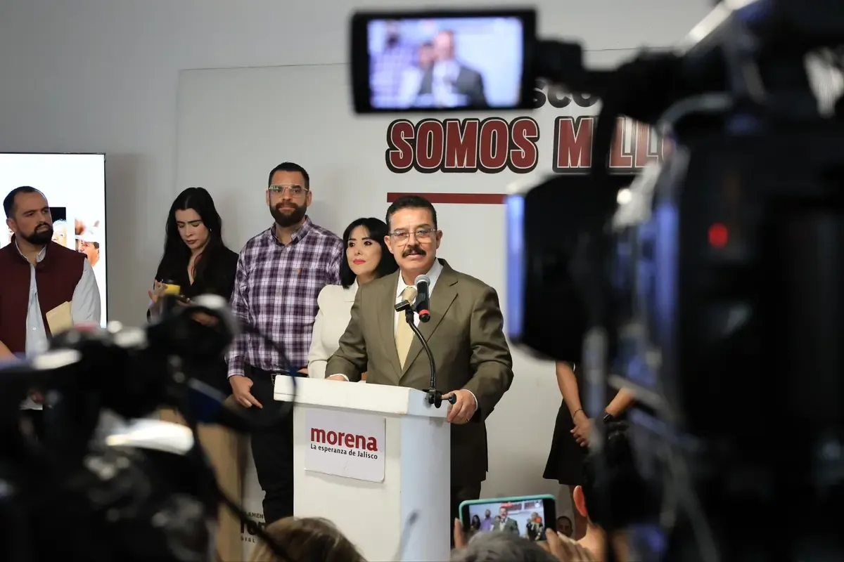 El senador cuestiona la falta de claridad sobre el uso de recursos públicos en Jalisco.