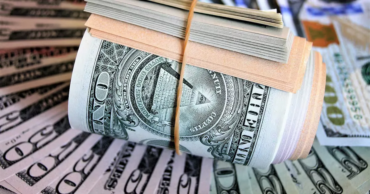 El tipo de cambio del dólar se sitúa en 17.6012 pesos al cierre de hoy.
