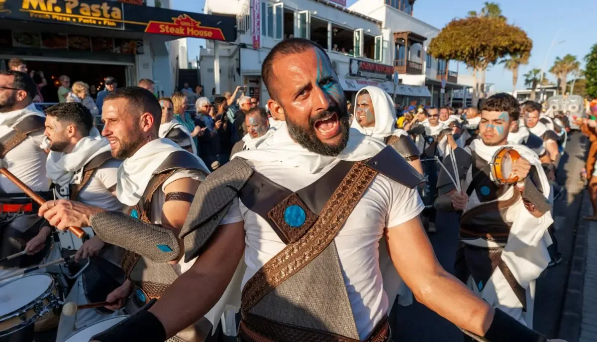 El tradicional coso carnavalero reunió a miles de personas en un ambiente festivo y lleno de energía.