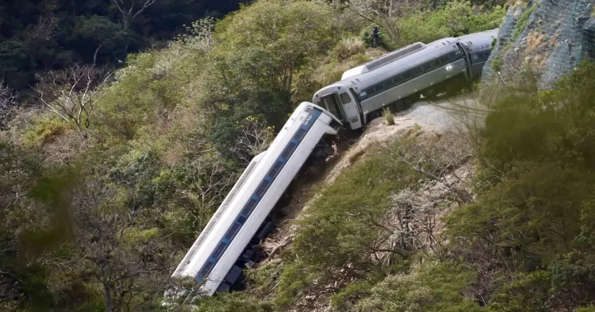 El tren involucrado en el accidente que dejó 14 víctimas mortales.