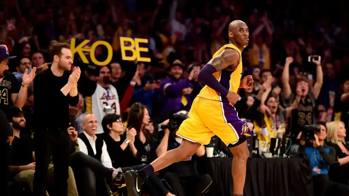 El tributo de Nike a Kobe Bryant resalta su impactante carrera en la NBA.