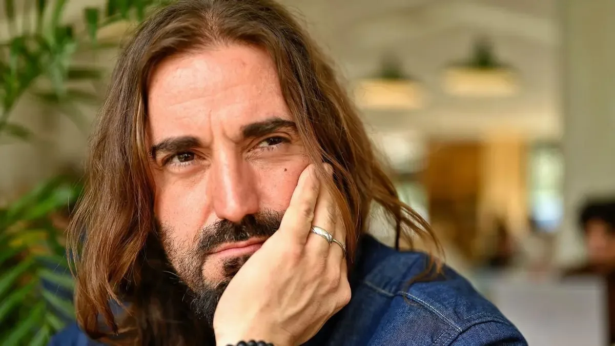 El cantautor presenta su nuevo disco y reflexiona sobre la vida y la música en un mundo cambiante.