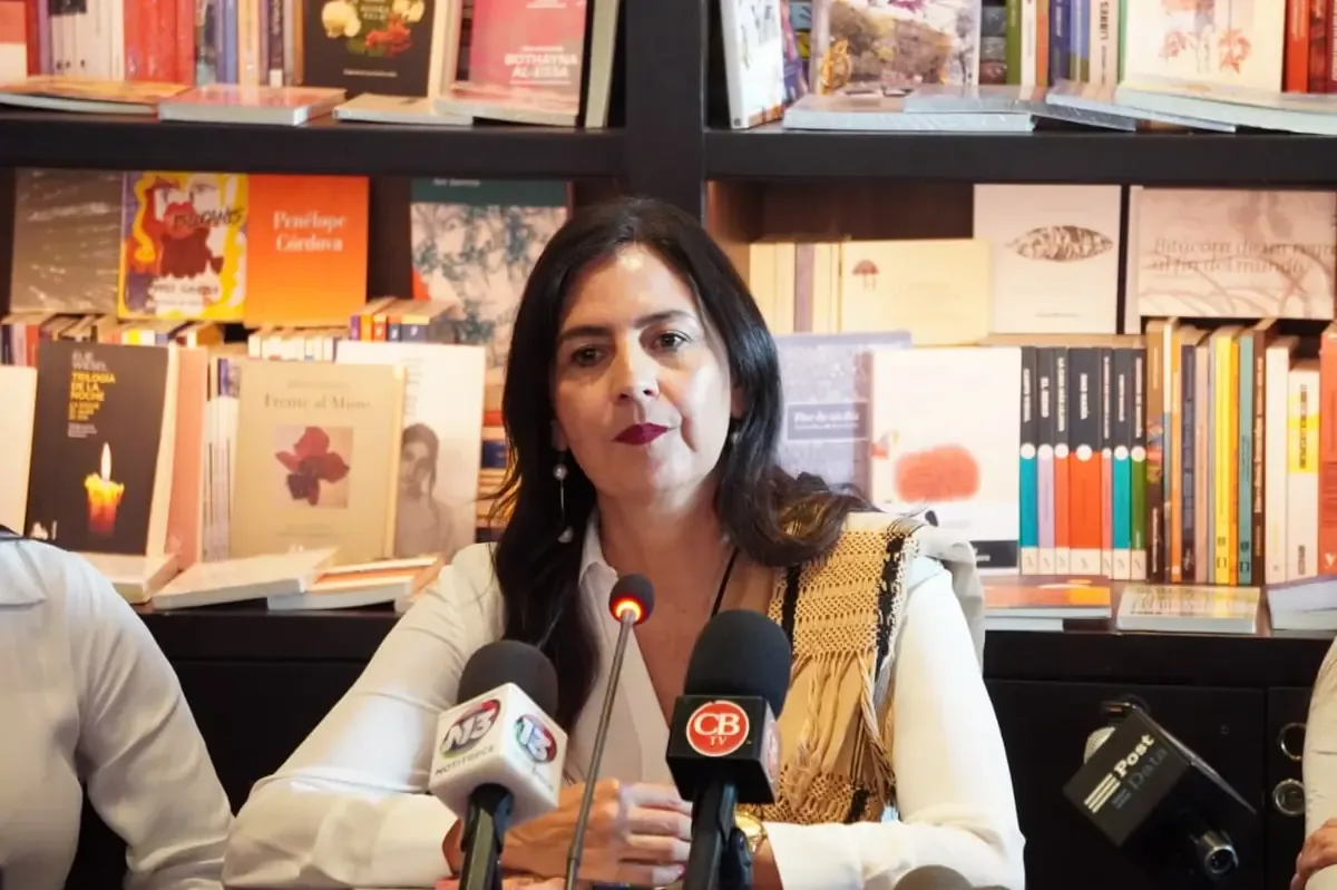 Gabriela Molina critica la propuesta de un voto por hogar que afectaría la participación femenina en la política.