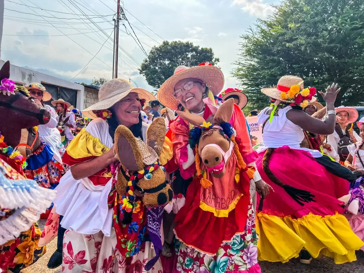 El XIV Encuentro Nacional de Burras y Burriquitas destaca la riqueza cultural del país.