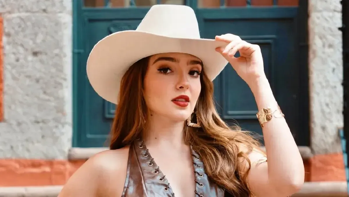 La artista regresa al reality show a través de su tema musical oficial.