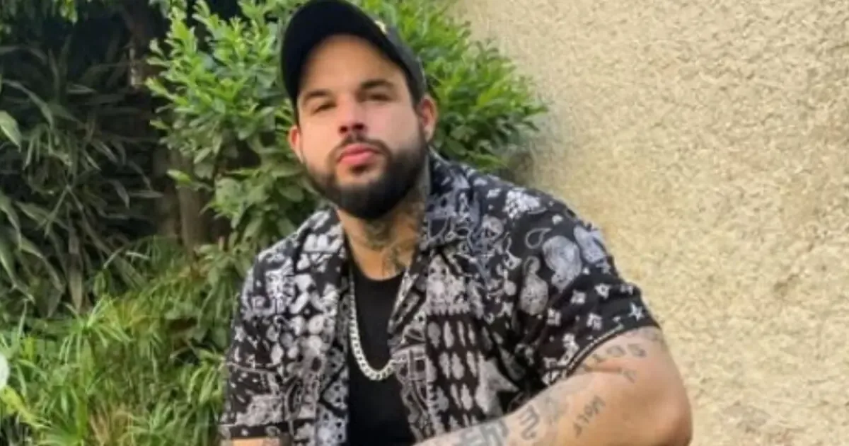 El rapero Emiliano Aguilar explica su controversial altercado durante el festival musical en Los Ángeles.