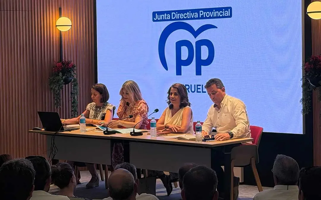 La presidenta del PP en Teruel solicita elecciones y destaca logros del Gobierno de Aragón en la provincia.