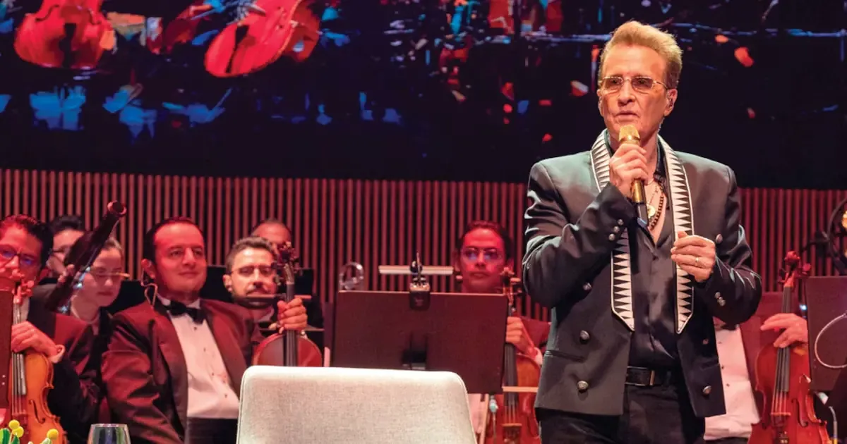 Emmanuel presenta un álbum que fusiona sus clásicos con una orquesta.