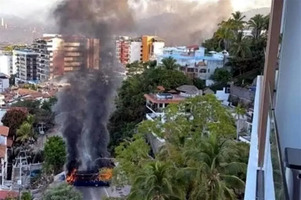 Empresarios solicitan restablecimiento del orden tras violencia reciente.