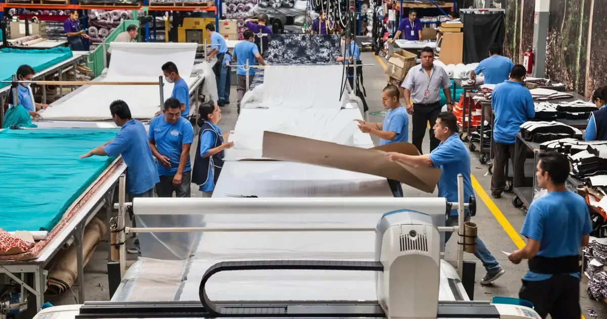 La reforma laboral en 2027 reduce la jornada y exige registros digitales.