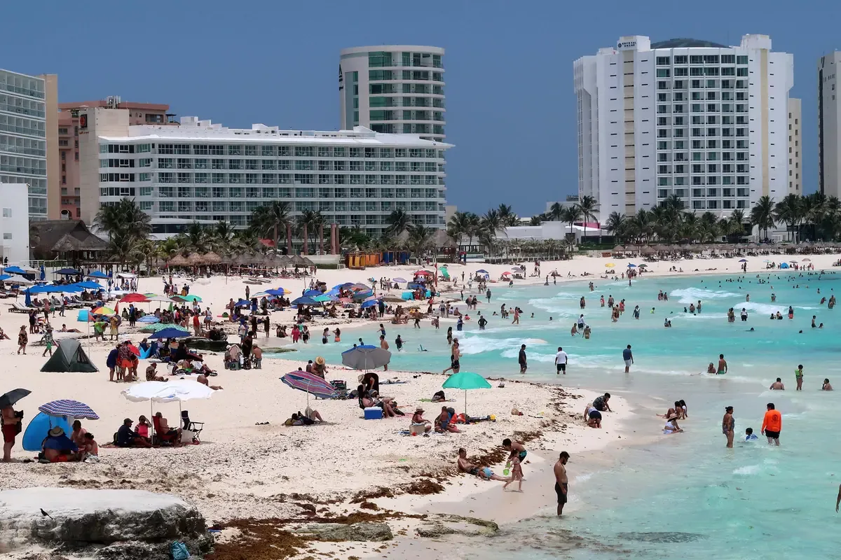 En enero de 2026, México recibió más de 8.8 millones de turistas extranjeros, impulsando la economía del sector.