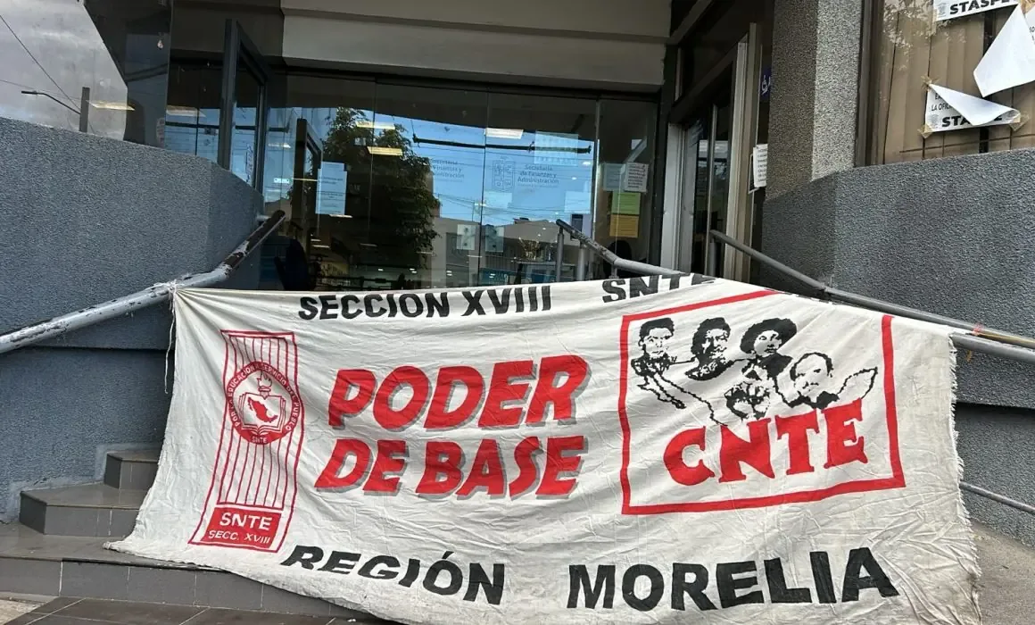 Nuevas propuestas para sustituir la Usicamm buscan una mejora en derechos laborales de maestros.