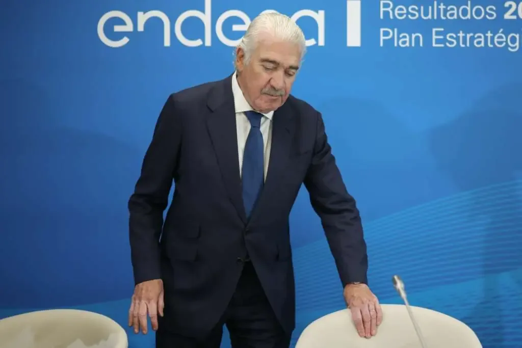 La compañía cierra sus plantas de carbón y refuerza su capacidad atómica para la transición energética.