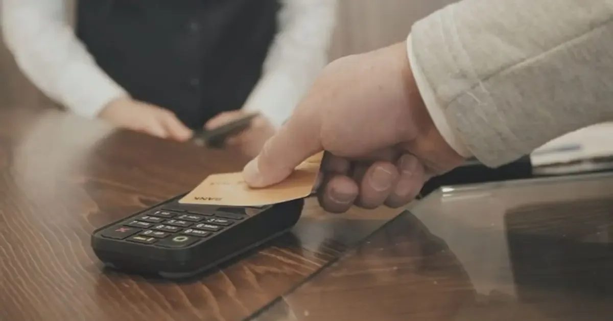 Más del 54% de los hogares panameños ajustan su presupuesto mes a mes, revelando un preocupante panorama financiero.