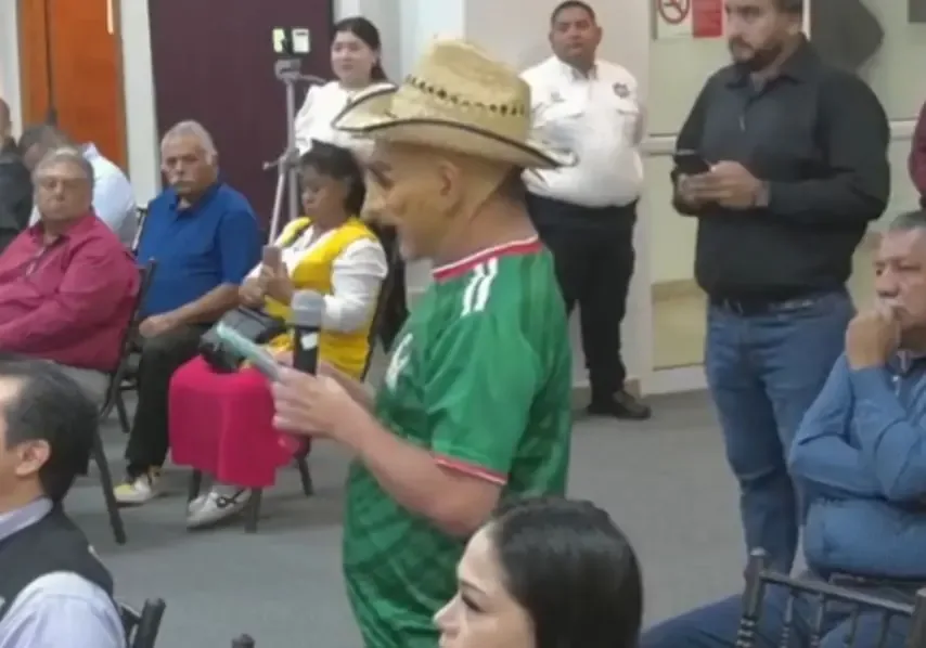 Críticas al alcalde Jacobo Rodríguez aumentan tras altercado público.