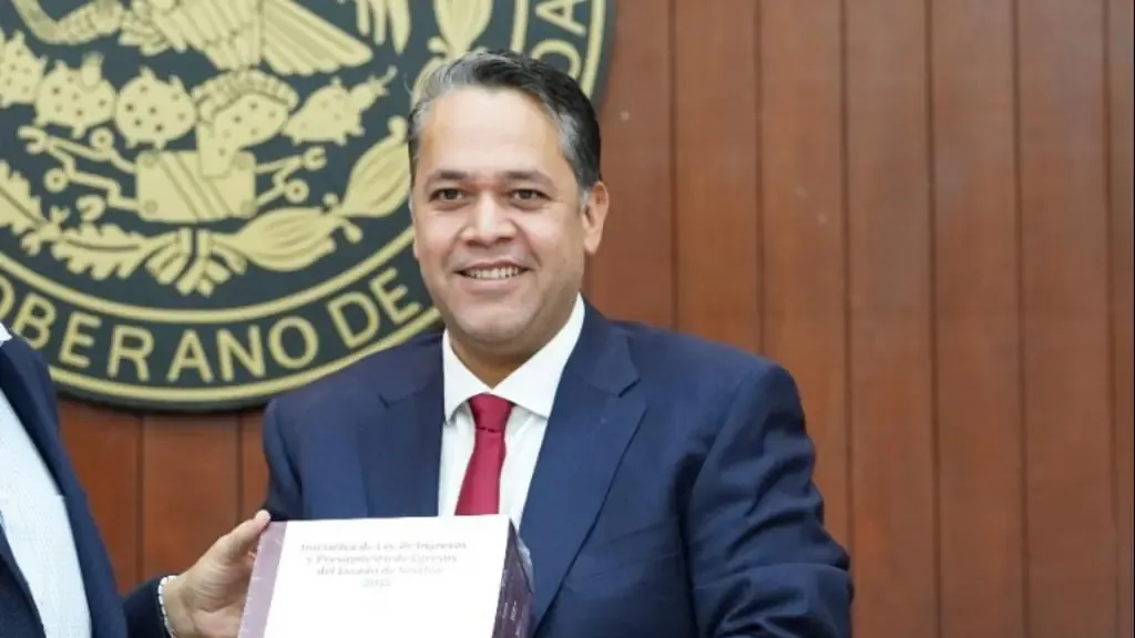 El exfuncionario sinaloense se entregó en EE.UU. por vínculos con el cártel de Sinaloa.