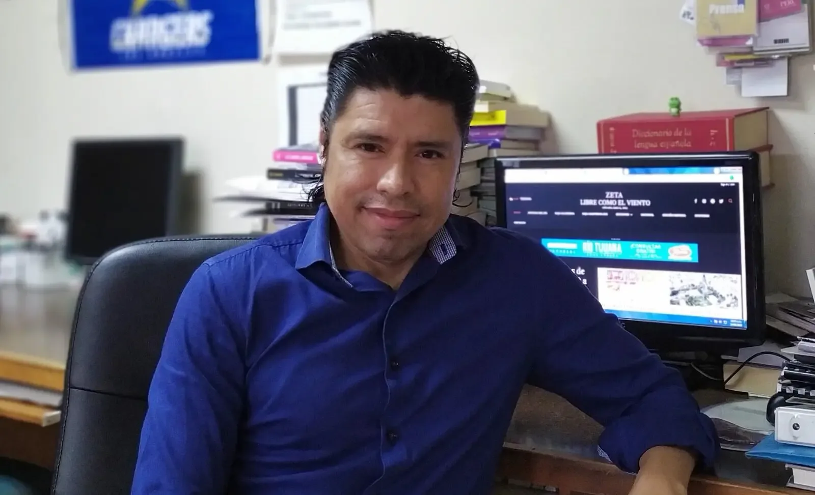Enrique Mendoza, premio nacional en locución, destaca su labor cultural en medios.