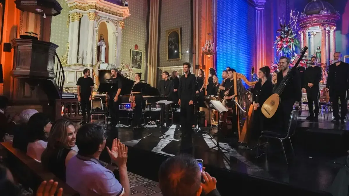 La agrupación francesa ofreció un repertorio que exploró el sufrimiento y la esperanza, en el marco del Circuito Cervantino.