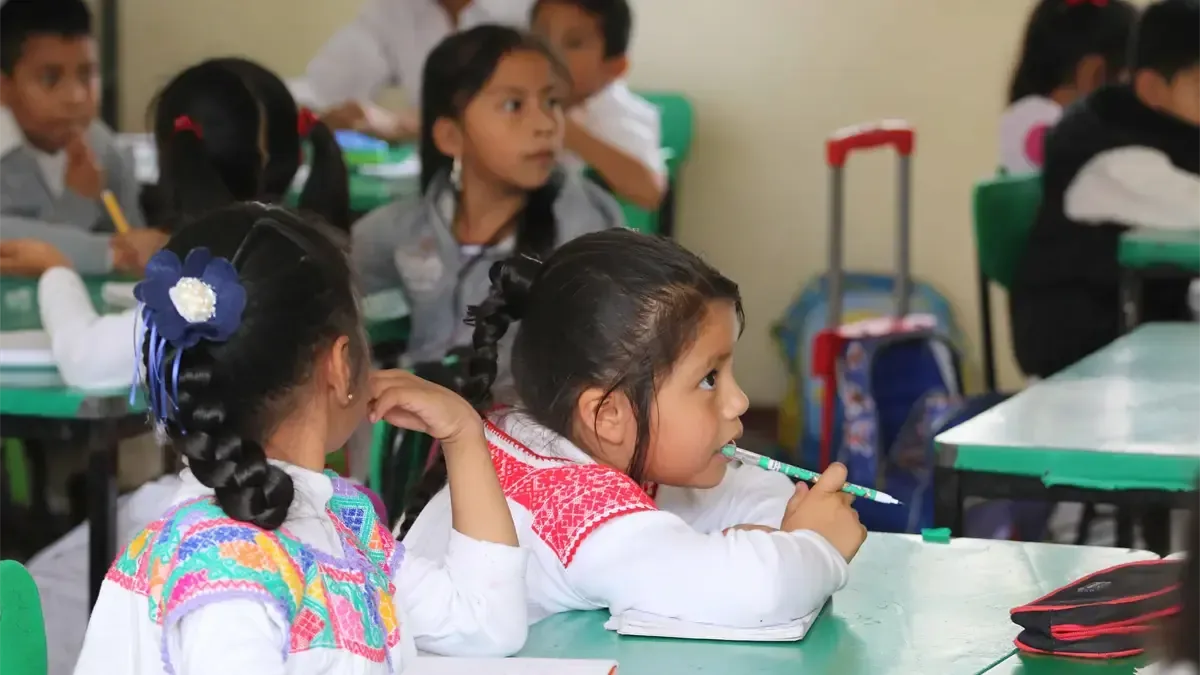 La organización celebra una década de trabajo en la educación en varios municipios.