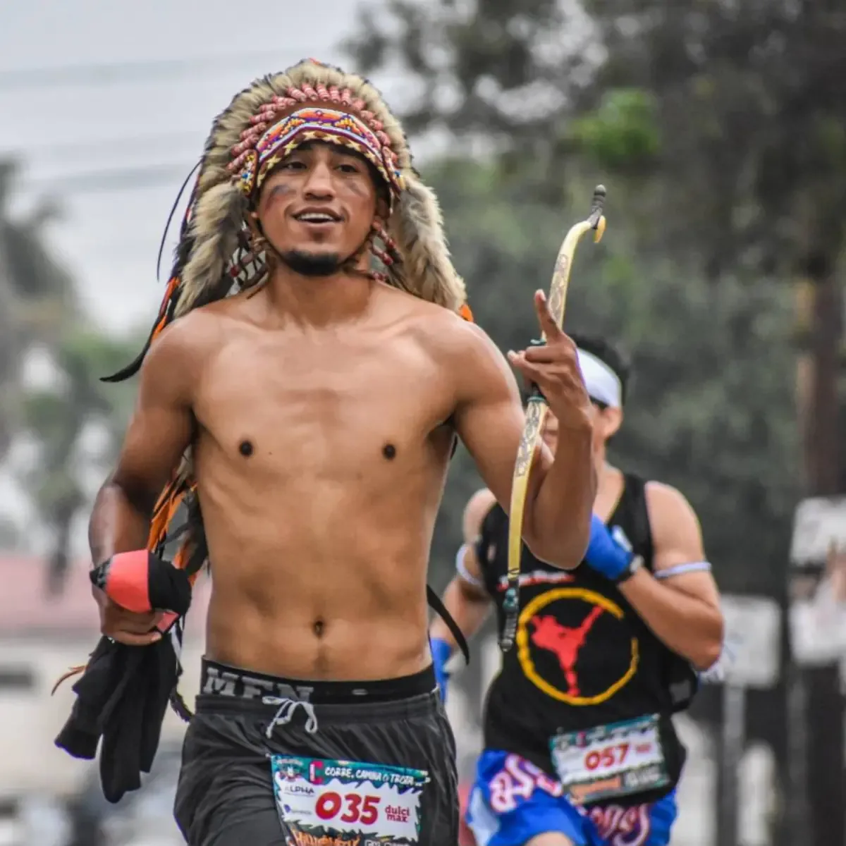 La carrera temática sortea premios en un recorrido de cinco kilómetros por Ensenada.