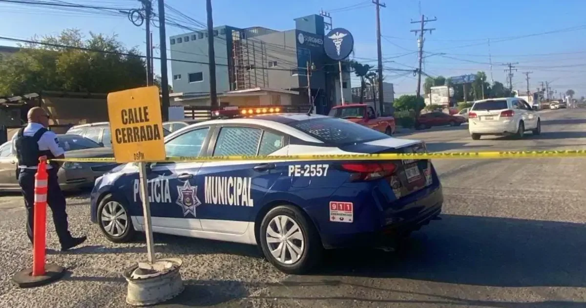 Las autoridades buscan garantizar la seguridad de automovilistas y peatones tras el deterioro de la estructura.