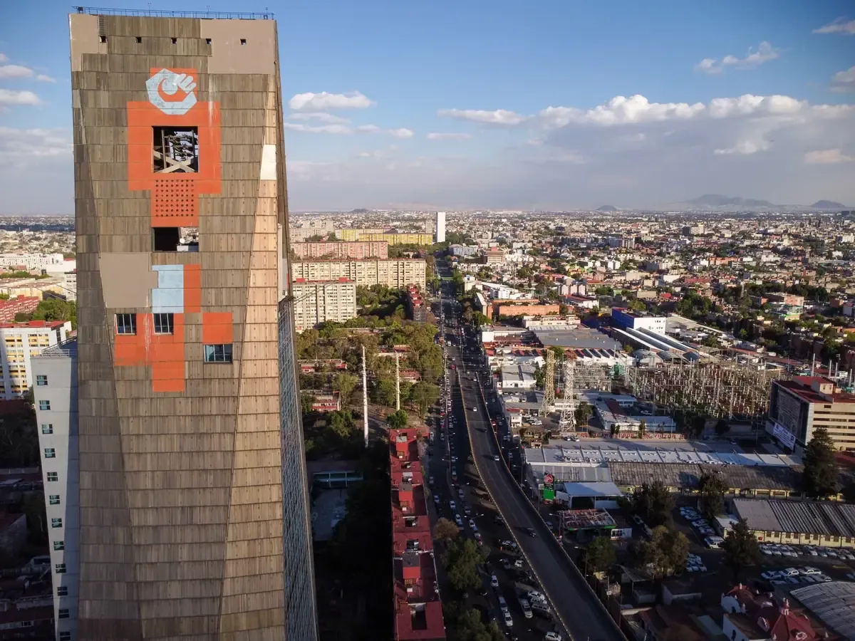 La nueva torre médica ofrece servicios de oncología y oftalmología, con planes de expansión a futuro.