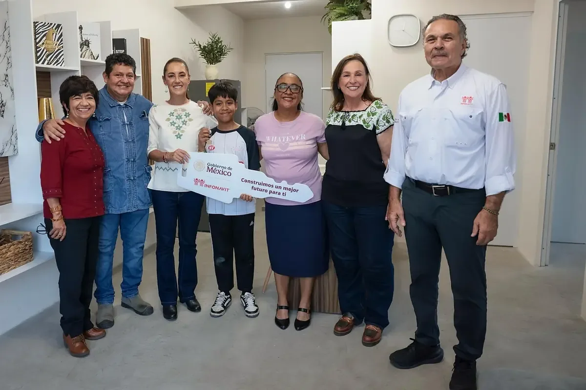 La entrega de casas representa un avance significativo en el programa nacional de viviendas.