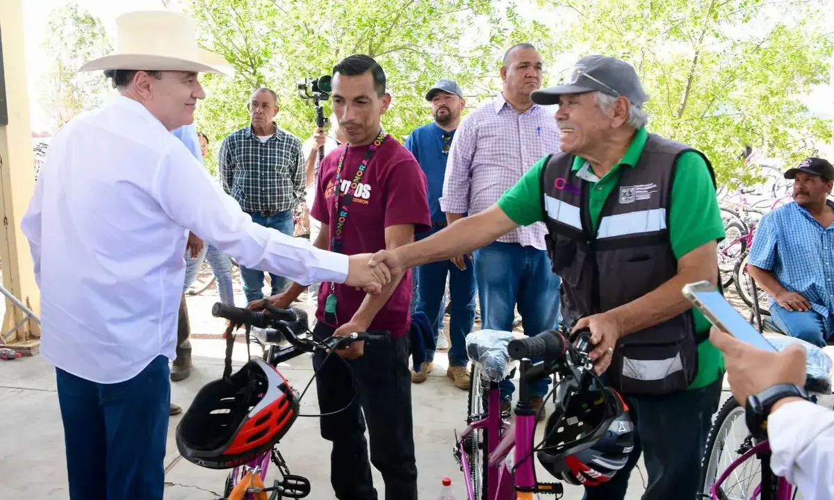 La entrega busca facilitar el transporte y promover la actividad física en comunidades vulnerables.
