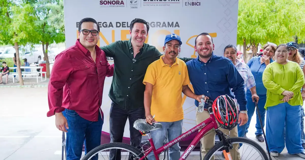 La entrega de bicicletas busca mejorar la movilidad de estudiantes en comunidades rurales de Hermosillo.