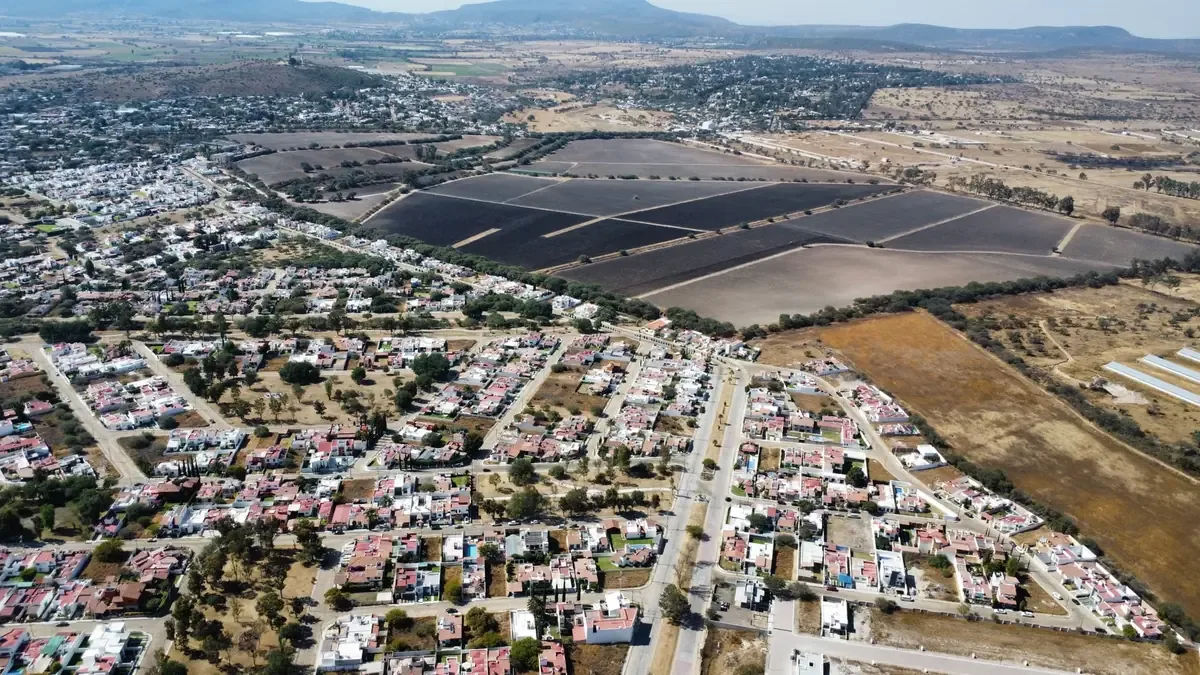 La entrega de apoyos busca mejorar las condiciones de vida de las familias en el municipio.