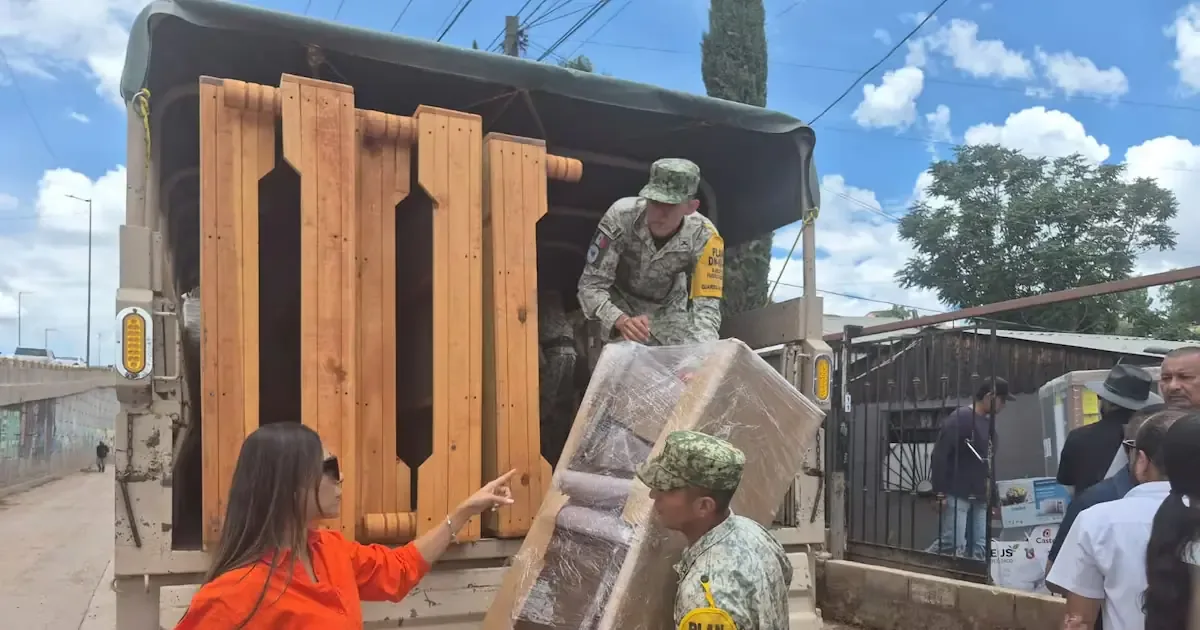 La ayuda material busca apoyar a las familias afectadas por las lluvias recientes en la colonia Lomas de Nogales.
