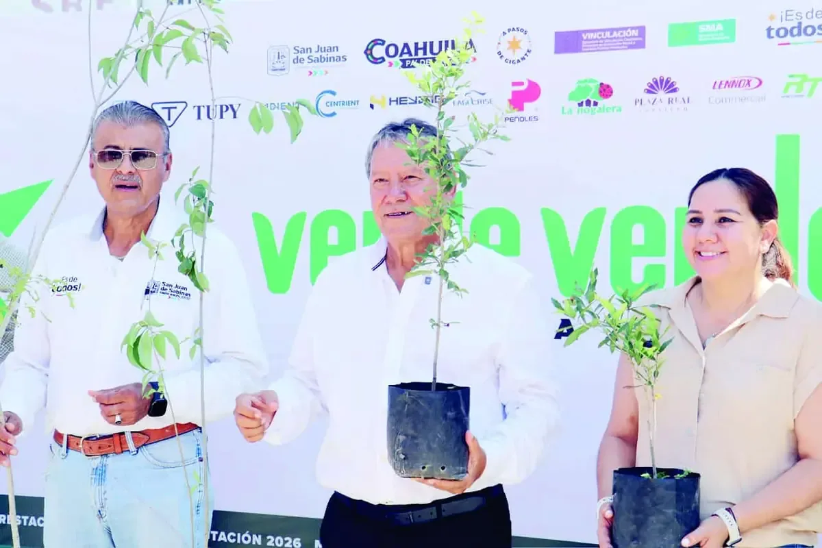 La entrega de árboles frutales y de sombra busca mejorar el medio ambiente y la calidad de vida en el municipio.
