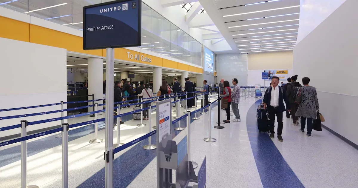 Equipaje sospechoso provoca evacuación en el Aeropuerto Internacional de Miami.