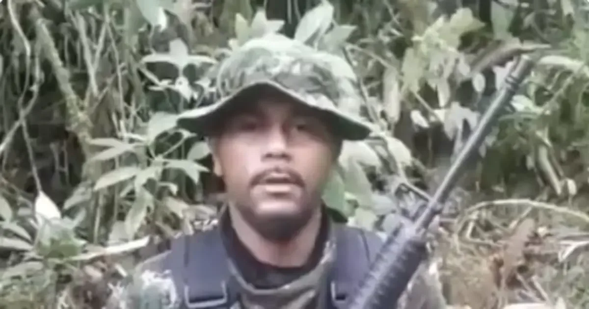 Erlinson Echavarría Escobar, conocido como 'Ramiro', fue abatido en un bombardeo militar en Antioquia.