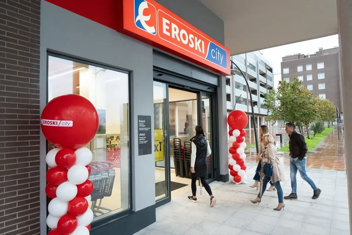 La apertura de Eroski/City busca ofrecer una experiencia de compra personalizada y fomentar el consumo local.