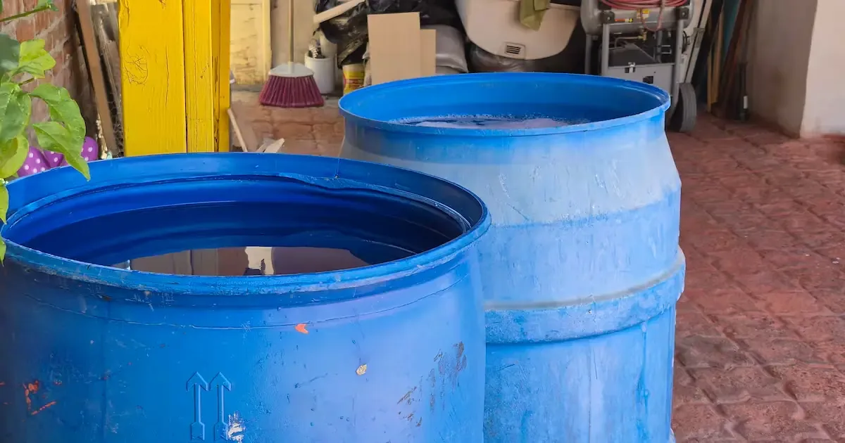La alta demanda de agua en Tijuana afecta el suministro en varias colonias, mientras se trabaja en reparaciones.