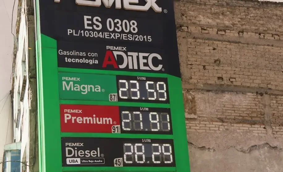 Escasez de precios bajos refleja retos en el sector del combustible y logística.