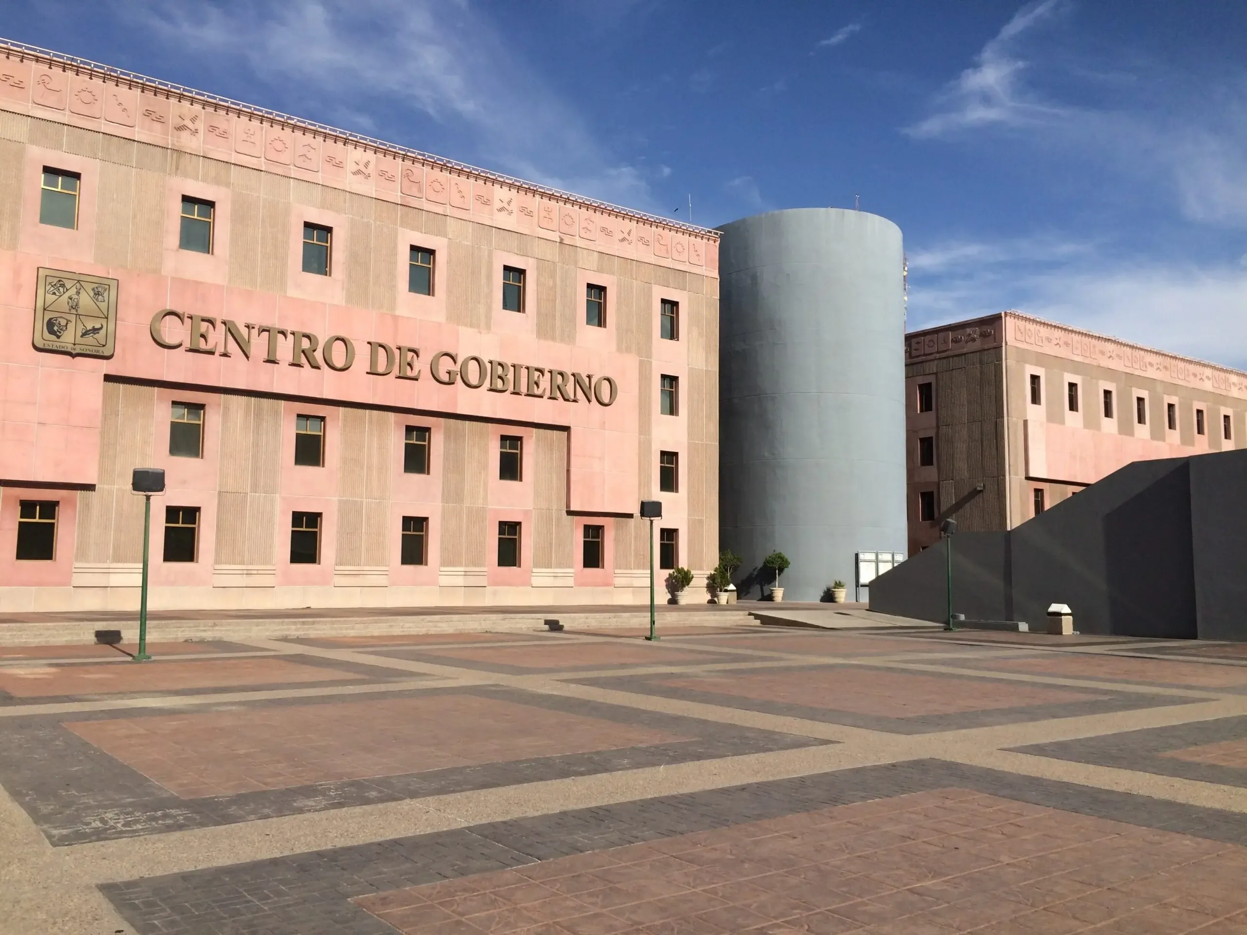 Escena del crimen en el sótano del Centro de Gobierno de Sonora.