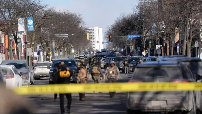 Escena del tiroteo en Minneapolis, donde un hombre fue asesinado por agentes federales.