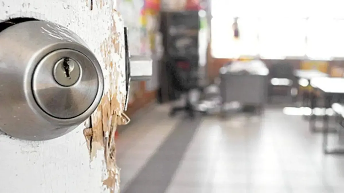 La escuela Salvador Díaz Mirón enfrenta robos recurrentes que ponen en riesgo la seguridad y educación de sus alumnos.