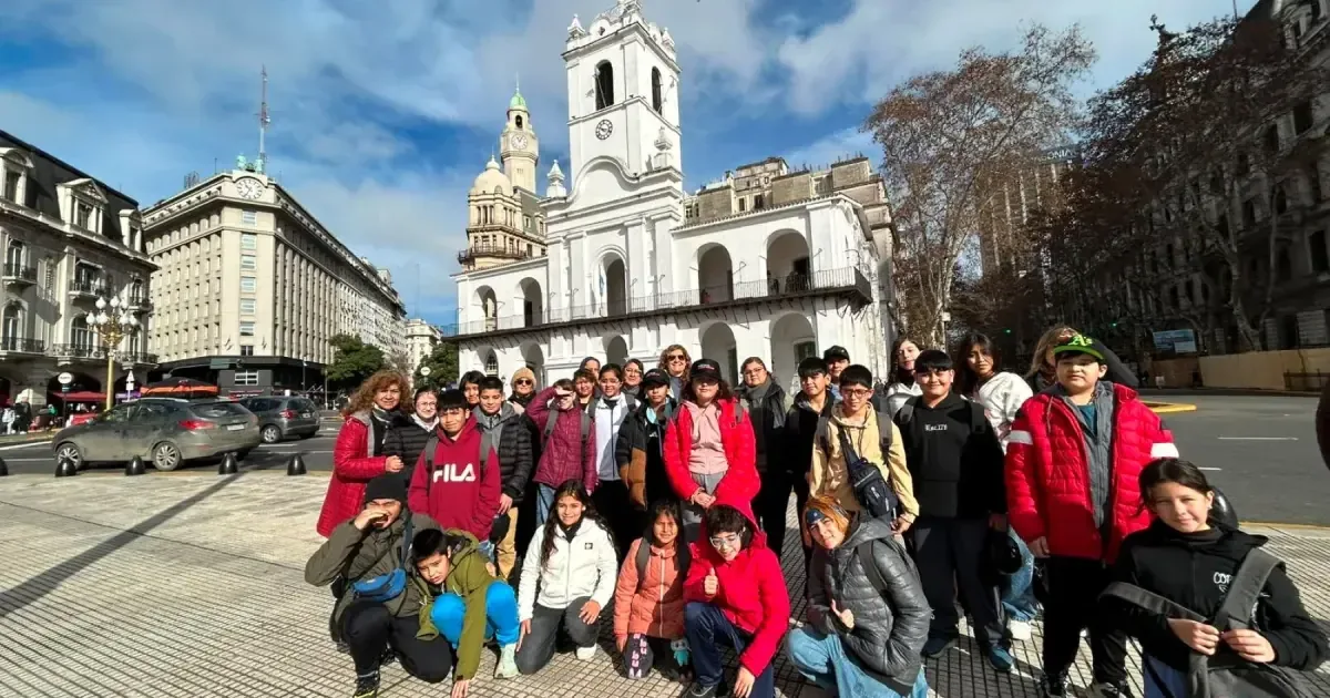 Estudiantes de la escuela escuchan el llamado del campo y obtienen reconocimiento nacional por su trabajo innovador.