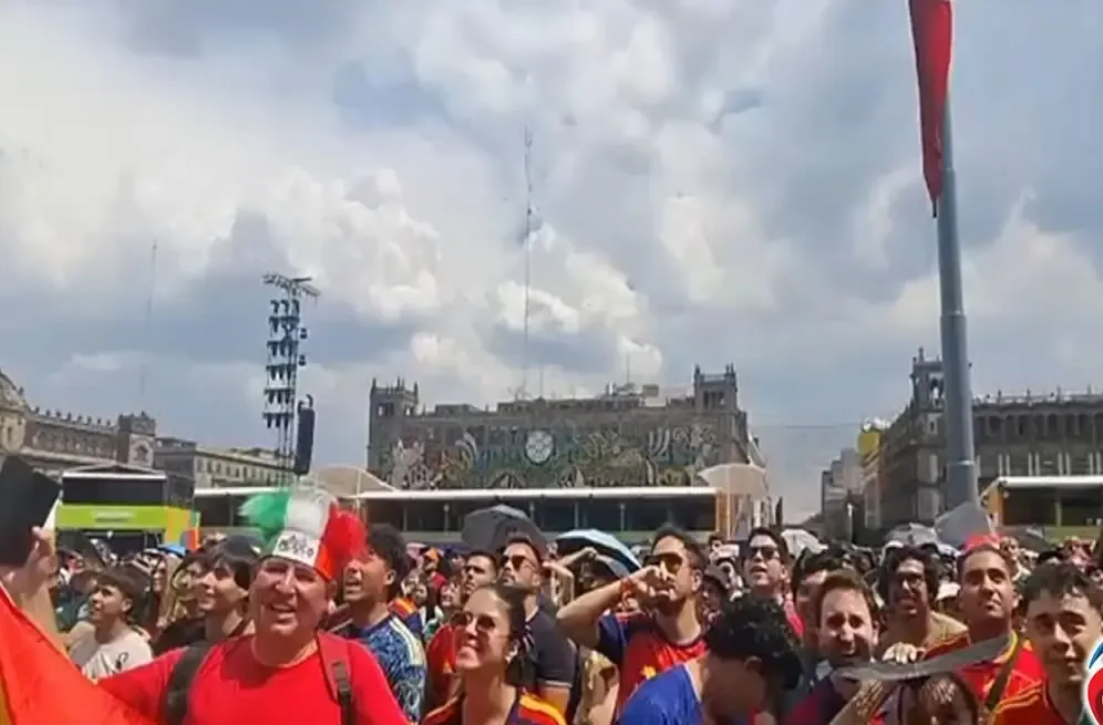 La selección española celebra su pase a semifinales frente a una afición apasionada en la Ciudad de México.