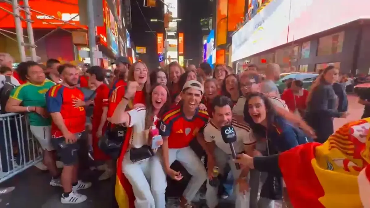 La selección española logra su segundo título mundial 16 años después, desatando celebraciones en todo el país.