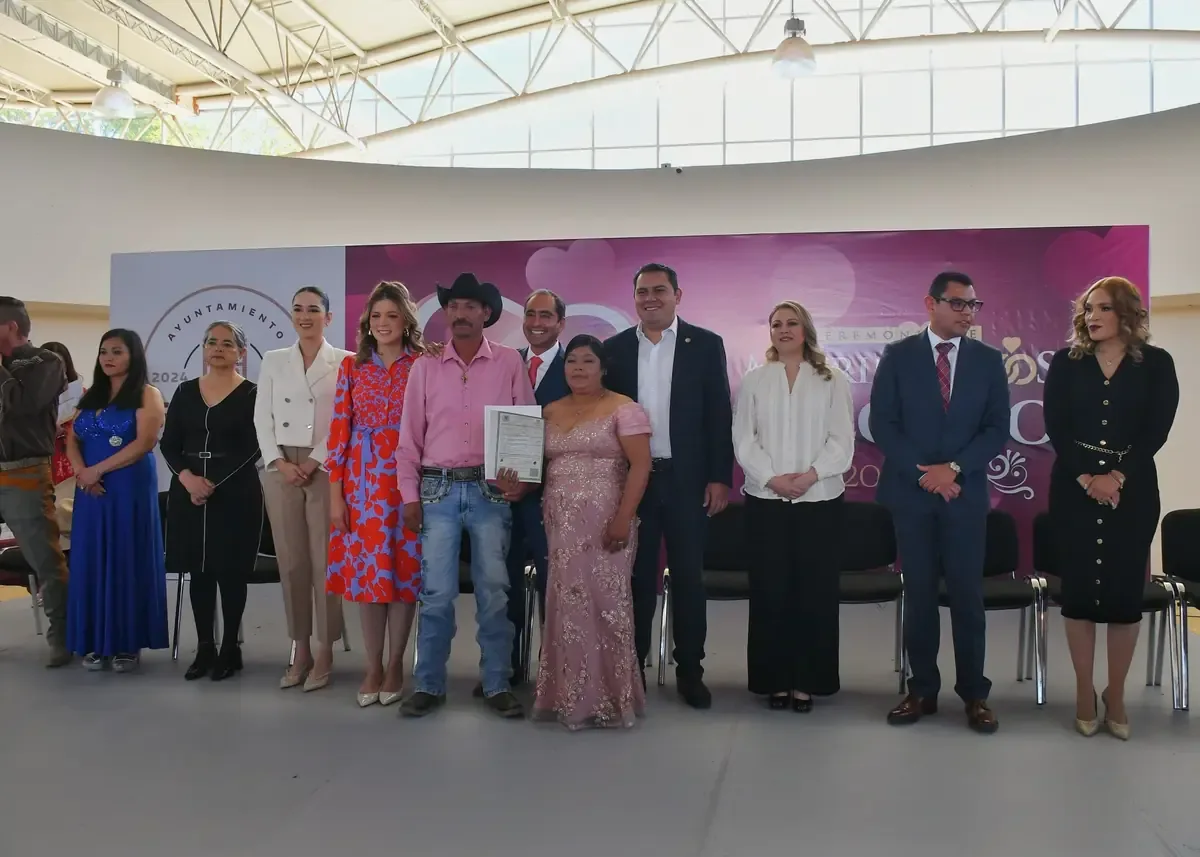 Esta celebración del amor regulariza la situación legal de las parejas y promueve la unión familiar en la comunidad.