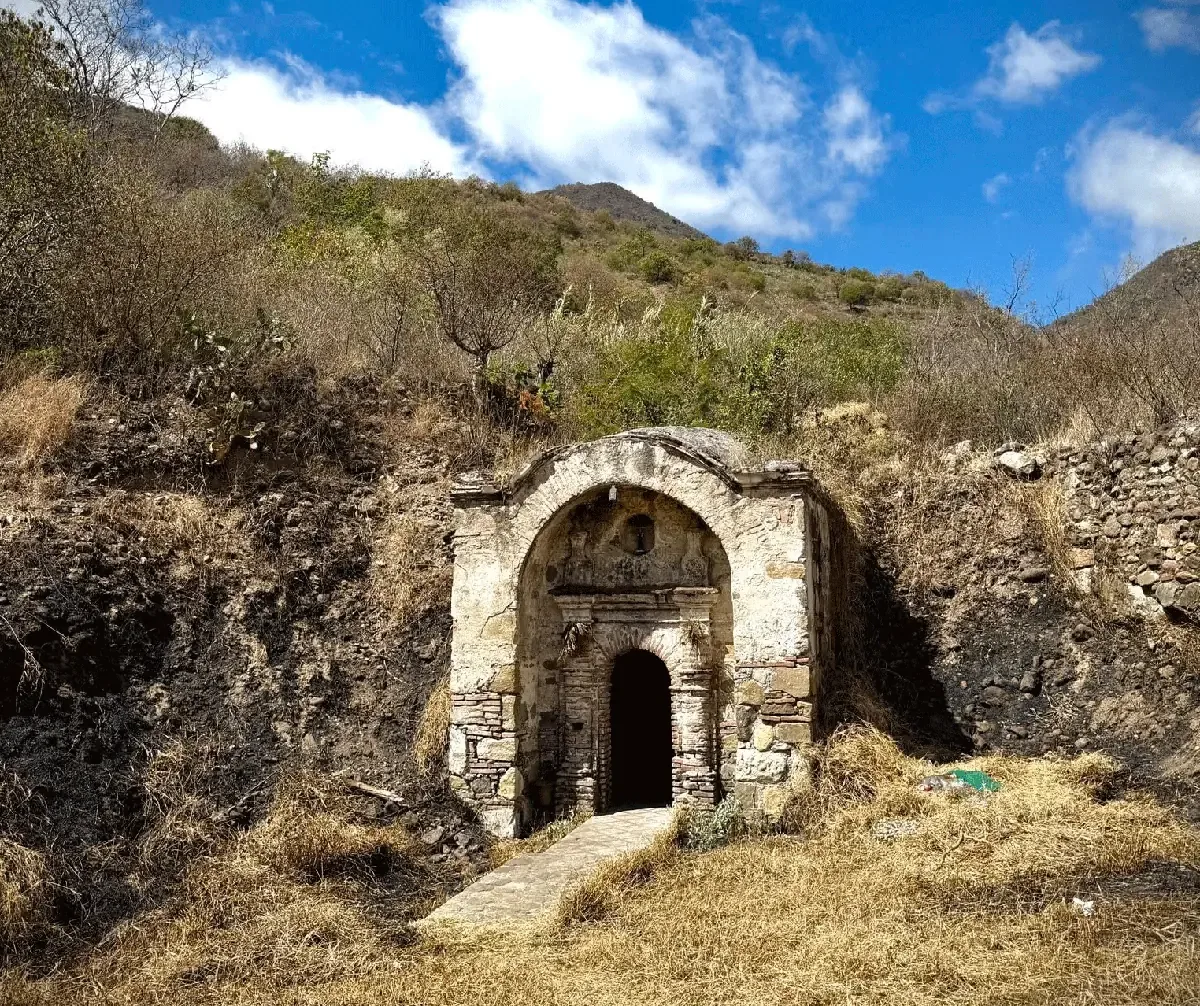 Esta ermita dedicada a San Antonio de Padua resalta la devoción en la Sierra Norte de Oaxaca.