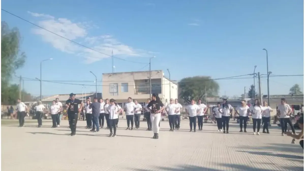 Esta iniciativa busca establecer un espacio permanente de baile y alegría para todos en la Plaza de las Mujeres Entrerrianas.